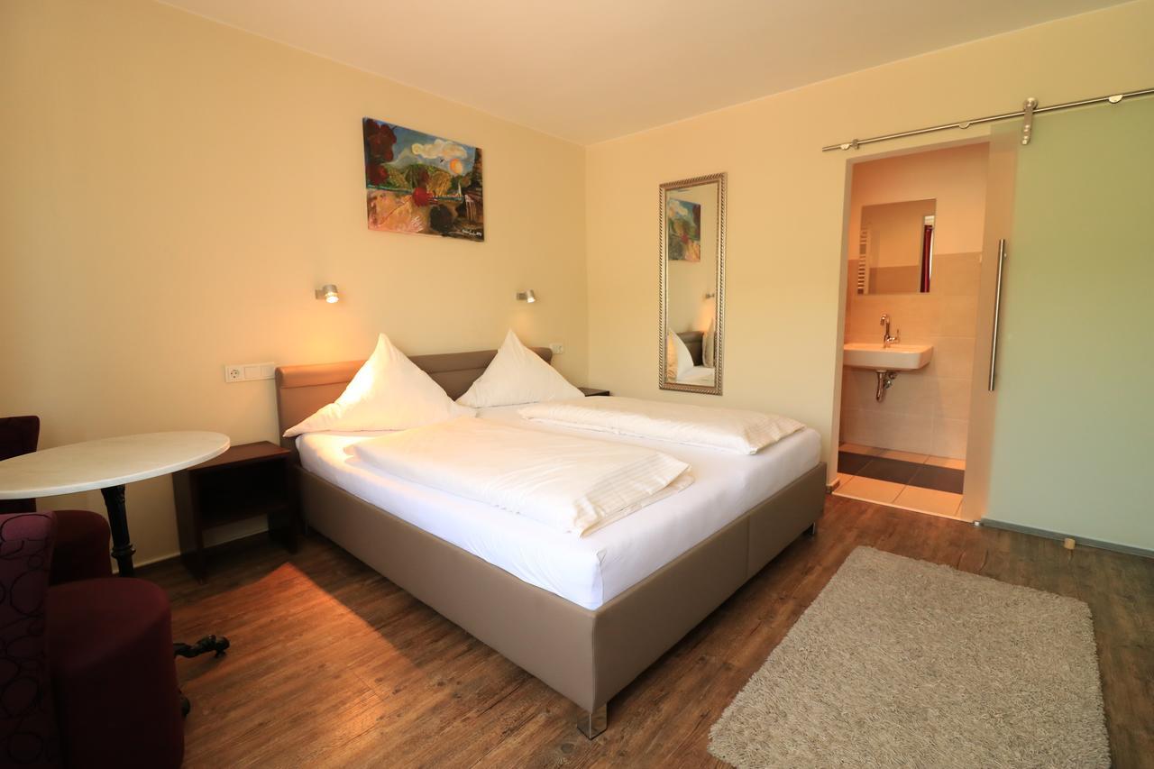 Christiana'S Wein & Art Hotel Bernkastel-Kues Exterior photo