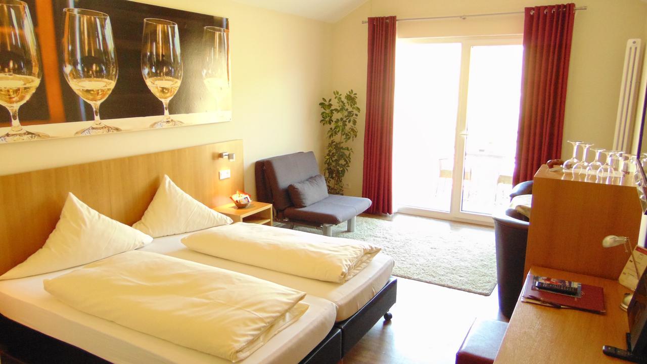 Christiana'S Wein & Art Hotel Bernkastel-Kues Exterior photo