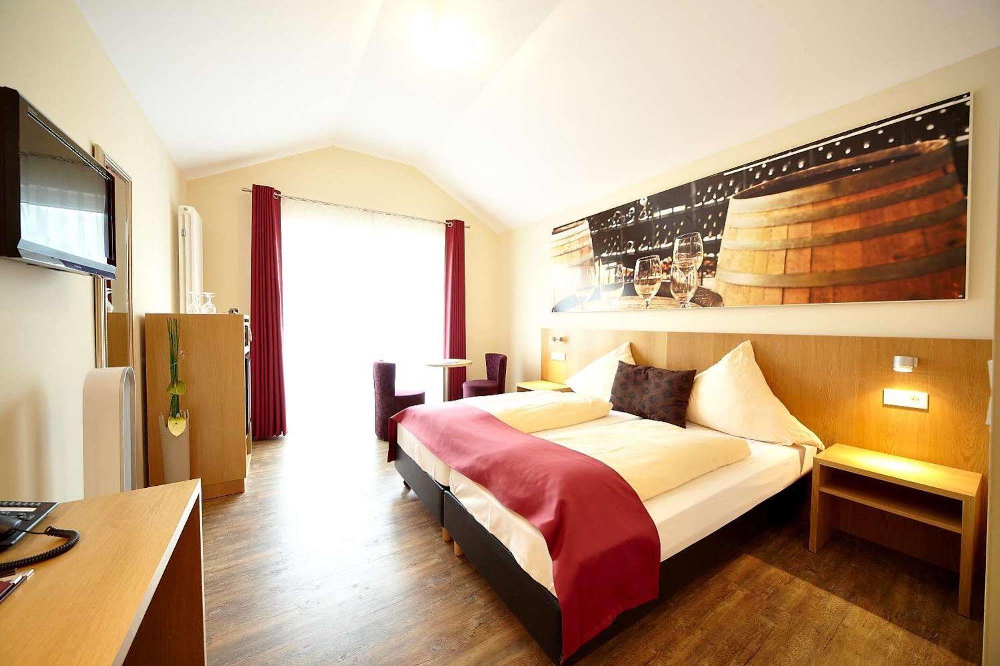 Christiana'S Wein & Art Hotel Bernkastel-Kues Exterior photo