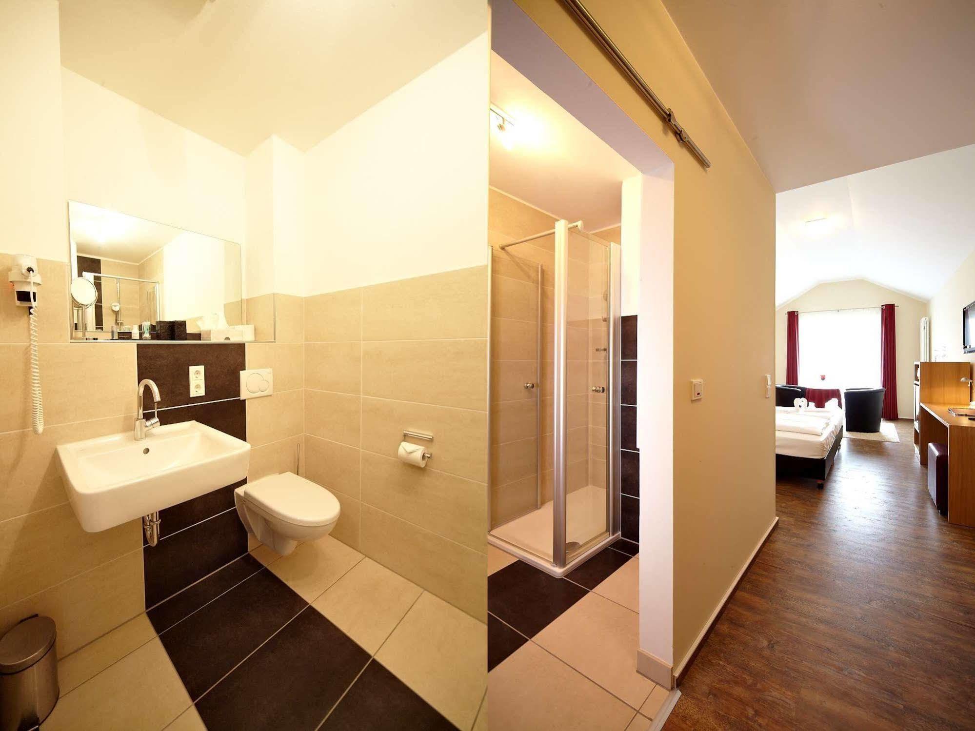 Christiana'S Wein & Art Hotel Bernkastel-Kues Exterior photo