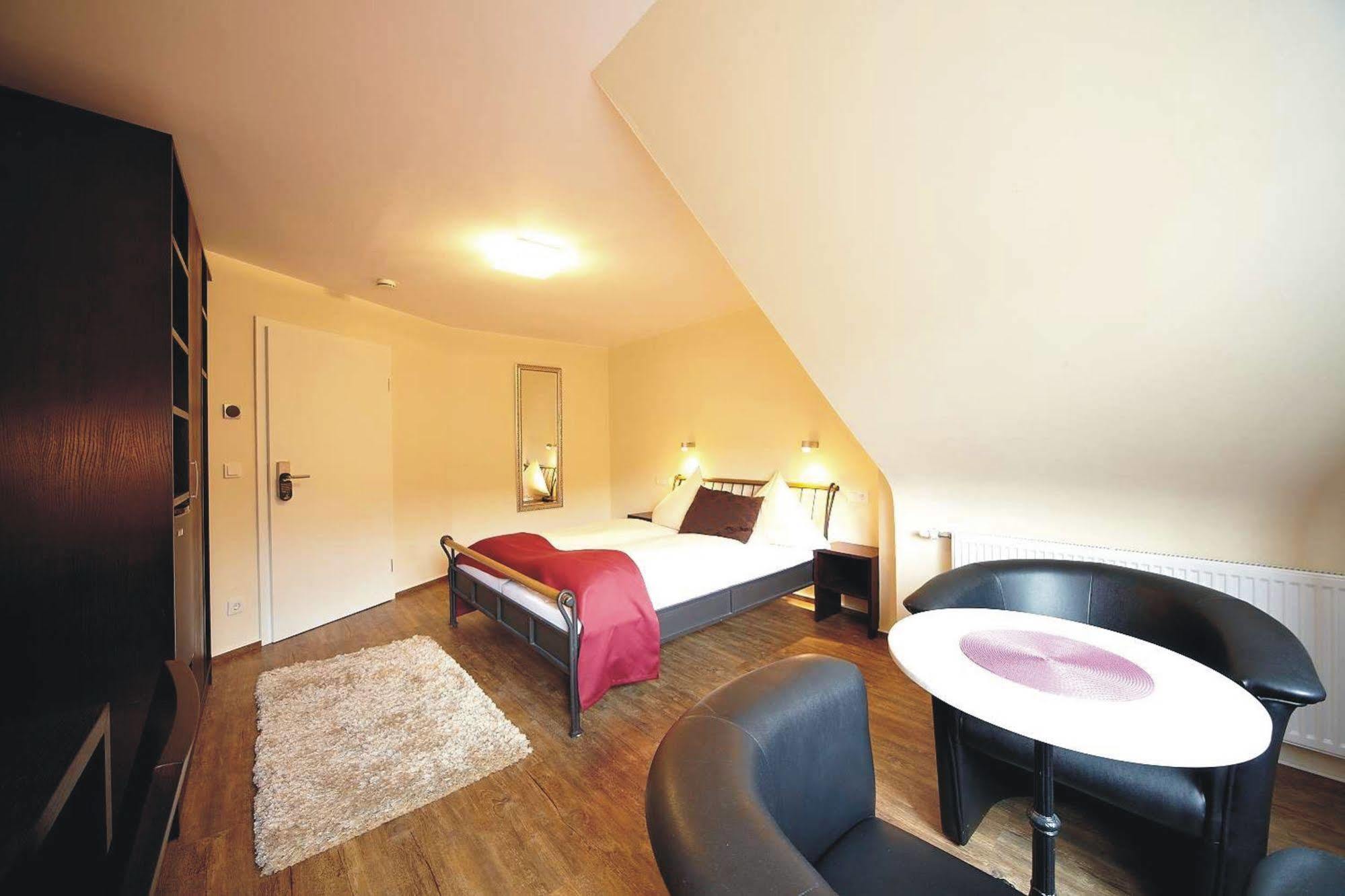 Christiana'S Wein & Art Hotel Bernkastel-Kues Exterior photo